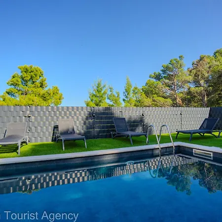 Panoramic Forest Retreat With Pool And Seaview Donji Karin