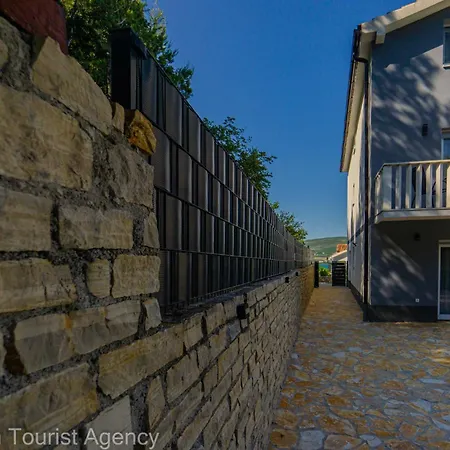 Apartament Panoramic Forest Retreat With Pool And Seaview