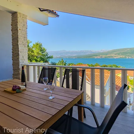 Panoramic Forest Retreat With Pool And Seaview * Donji Karin