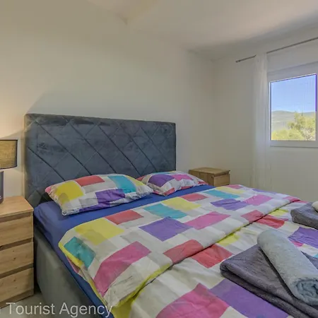 Apartament Panoramic Forest Retreat With Pool And Seaview Donji Karin