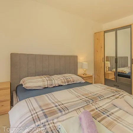 Panoramic Forest Retreat With Pool And Seaview Apartament