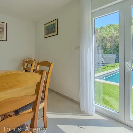 Apartment Panoramic Forest Retreat With Pool And Seaview *