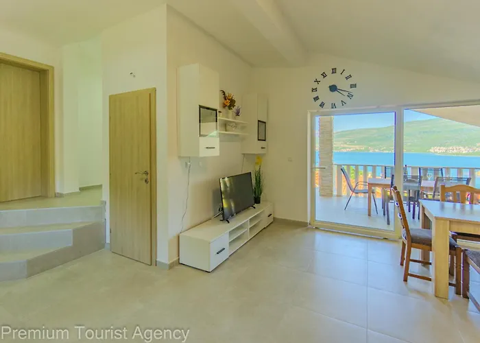 Panoramic Forest Retreat With Pool And Seaview Lägenhet *