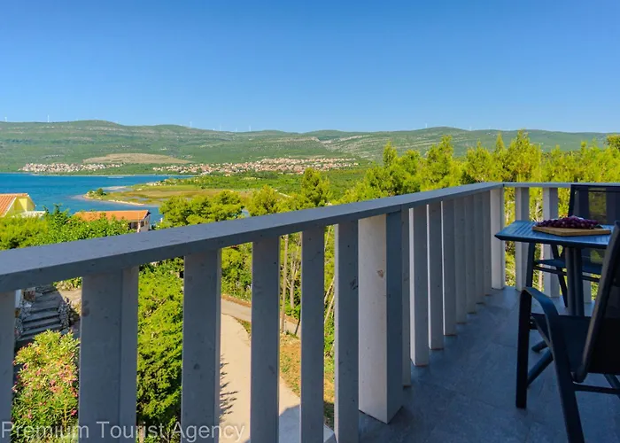 Panoramic Forest Retreat With Pool And Seaview Appartement