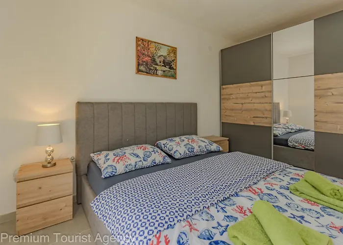 Panoramic Forest Retreat With Pool And Seaview Lägenhet