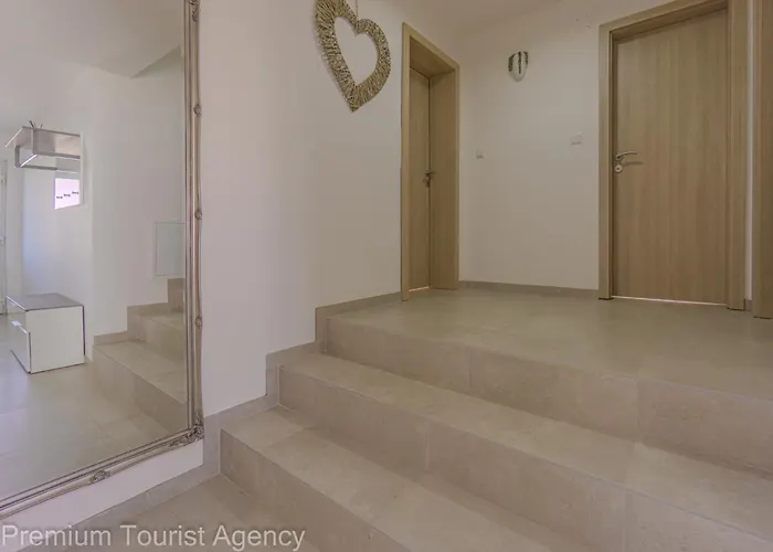 Panoramic Forest Retreat With Pool And Seaview Lägenhet *