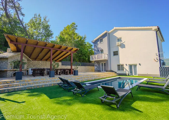 Panoramic Forest Retreat With Pool And Seaview Apartman