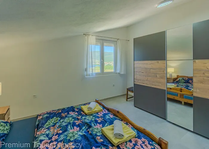 Apartman Panoramic Forest Retreat With Pool And Seaview Donji Karin