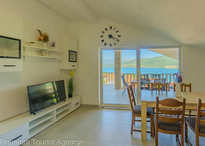 Panoramic Forest Retreat With Pool And Seaview Donji Karin