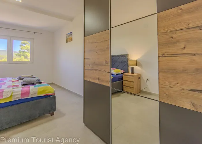 Apartman Panoramic Forest Retreat With Pool And Seaview Donji Karin