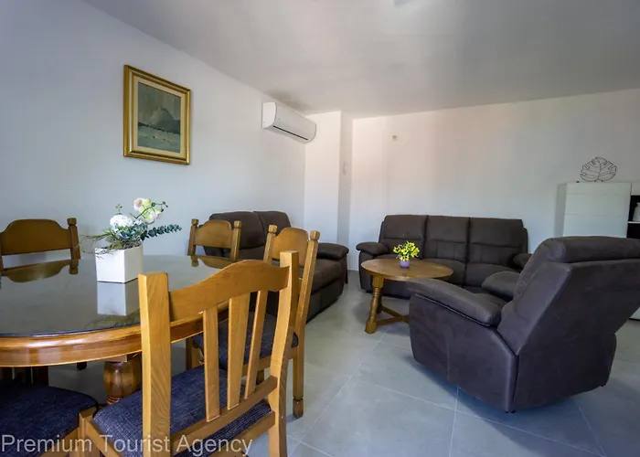 Panoramic Forest Retreat With Pool And Seaview Apartman Donji Karin