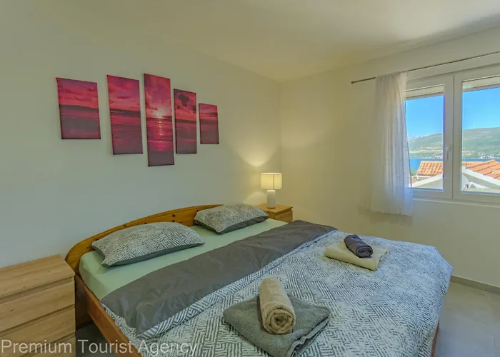 Apartman Panoramic Forest Retreat With Pool And Seaview Donji Karin