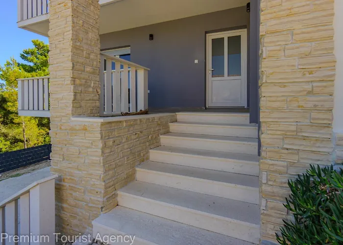 Apartman Panoramic Forest Retreat With Pool And Seaview *